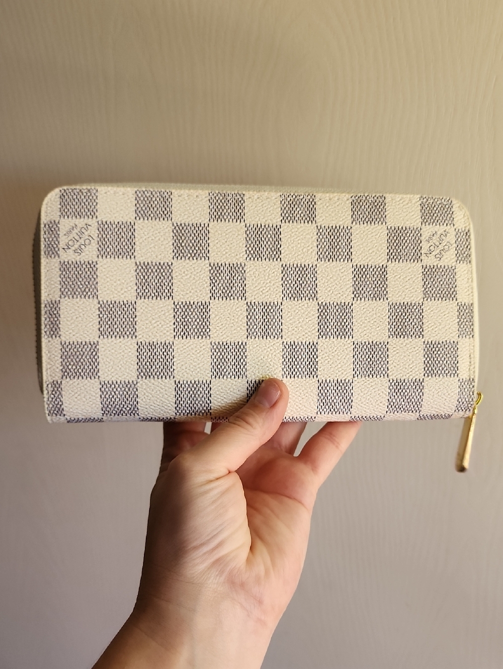 NWOT! "Louis Vuitton" Zippy Wallet ๐ - Picture 3 of 16